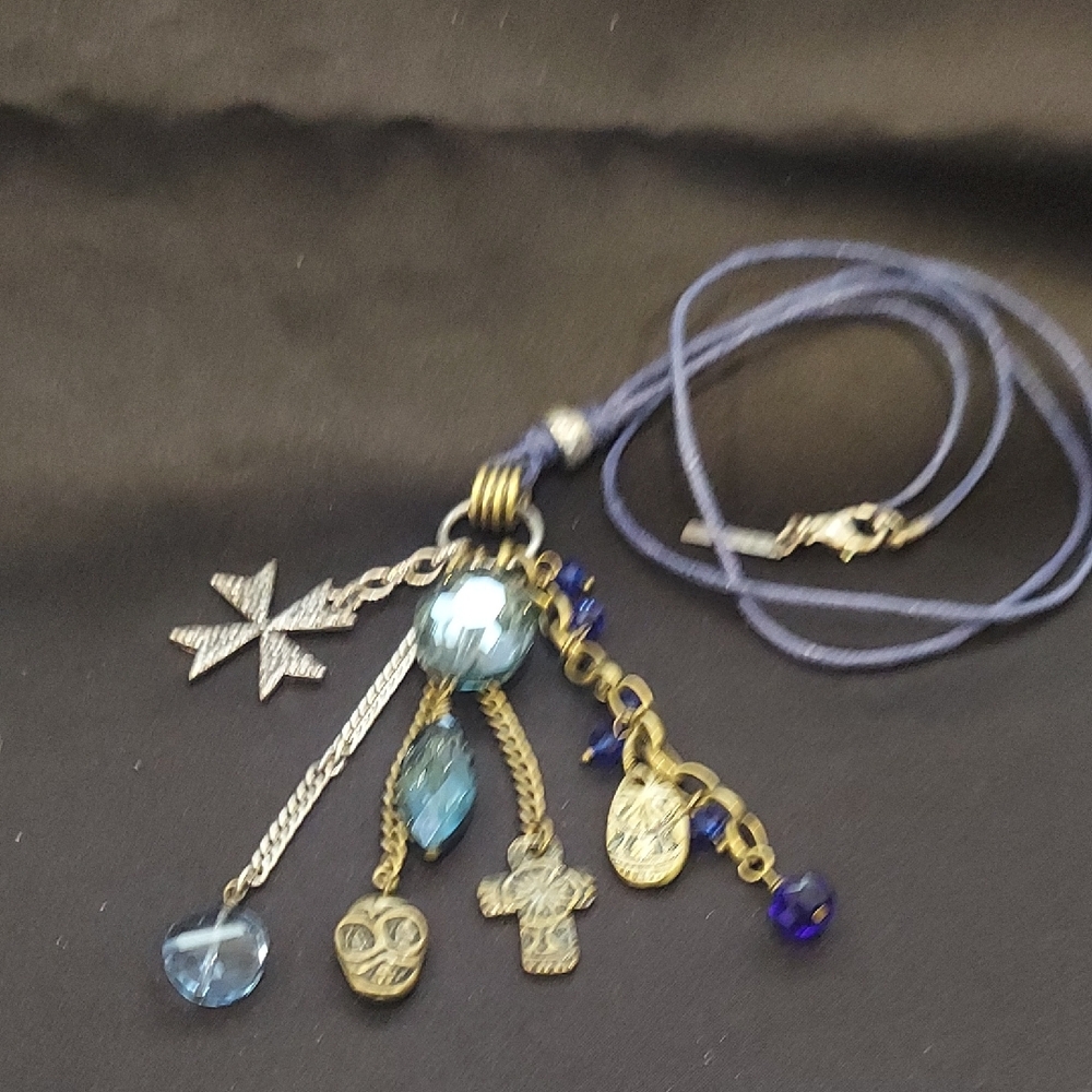 METHOLOGIE GEMSTONE & CHARM NECKLACE